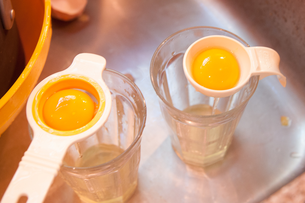 separating egg yolks